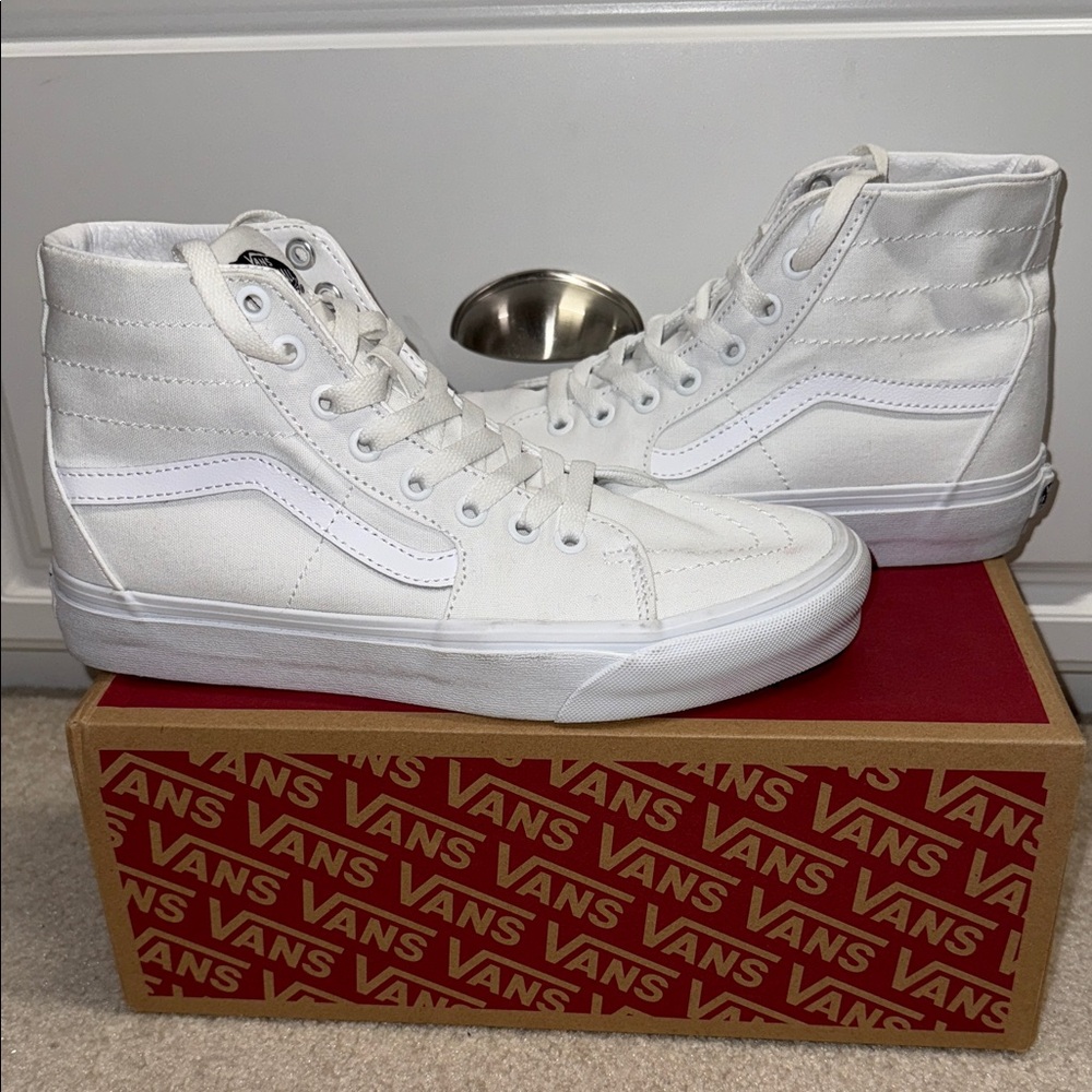 LIKE NEW IN BOX SK8-hi tapered canvas vans